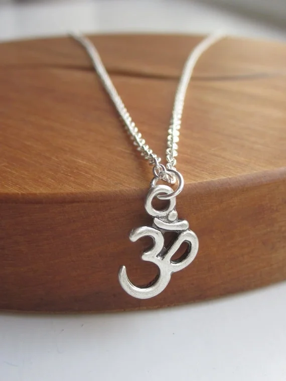 Серебряное ожерелье с подвеской филигрань Ом АУМ Будда Лотос буддистское для