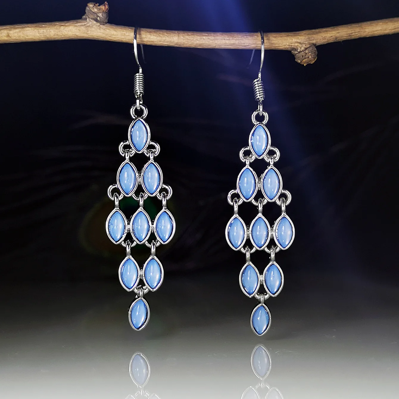 

Personality Creative Gothic Series Crystal Grape Pendant Earrings Suitable For Women To Attend Banquet Parties