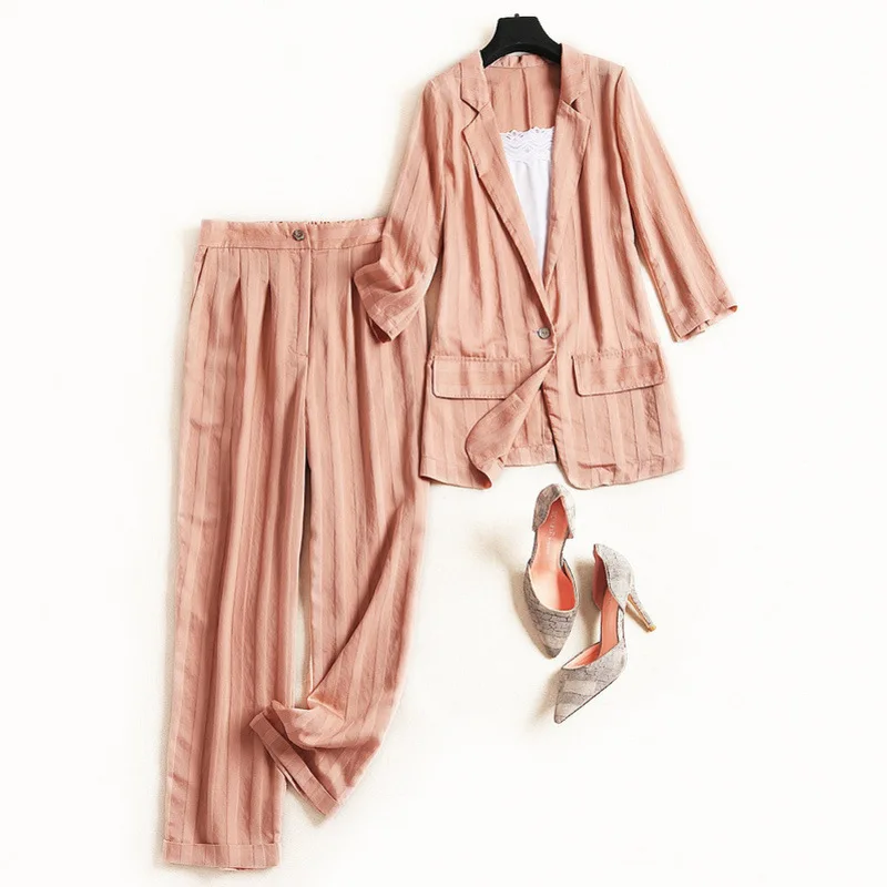 Женский деловой костюм из двух предметов розовый тонкий пиджак и - Цена: 5030.32