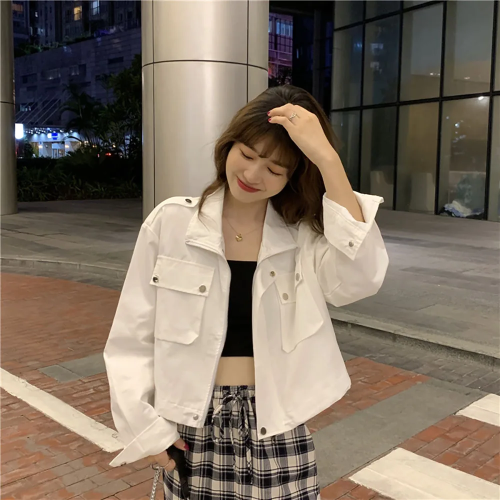 

Куртка женская демисезонная короткая однотонная на молнии с отложным воротником