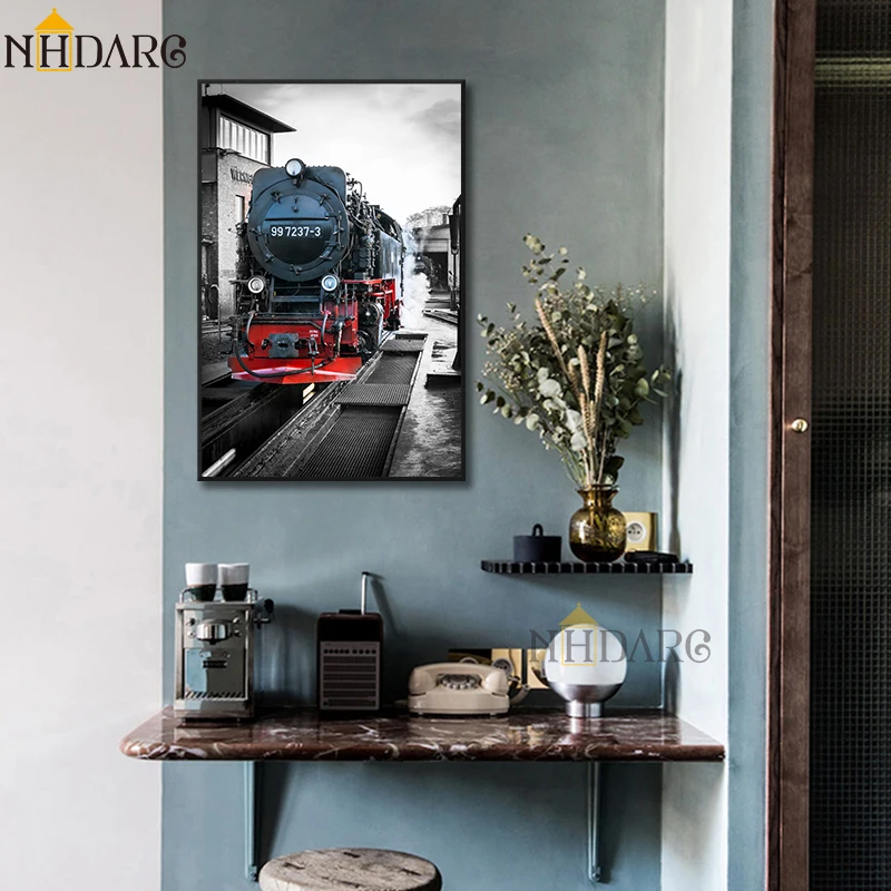 Современный черный белый красный городской уличный автомобиль винтажный поезд