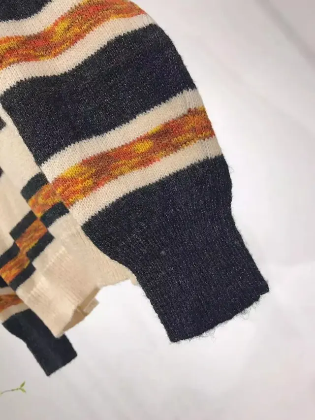 Женский свитер из смеси мохера с длинным рукавом и круглым вырезом пуловер в