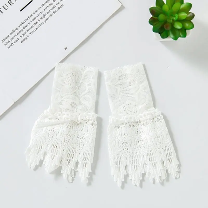 Женский свитер в Корейском стиле с декоративными манжетами и оборками на рукавах