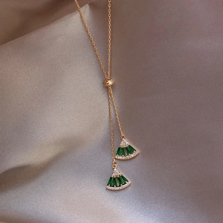 

Hot Sale Classic Green white Crystal Geometric Necklace Pendant Chokers Necklace For Women Statement Jewelry