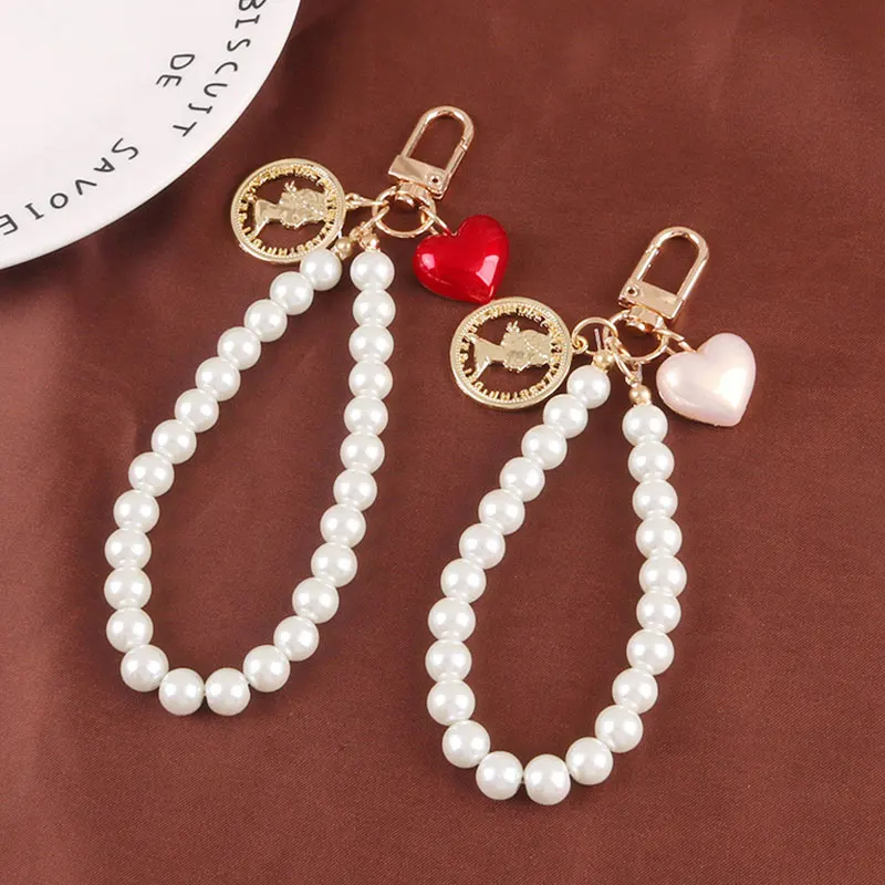 

INS Girl Creative Imitation Pearl Chain Keyring Bag Heart Pendant Key Chains Gifts Bag Accessories Car Leychain Metal Pendant