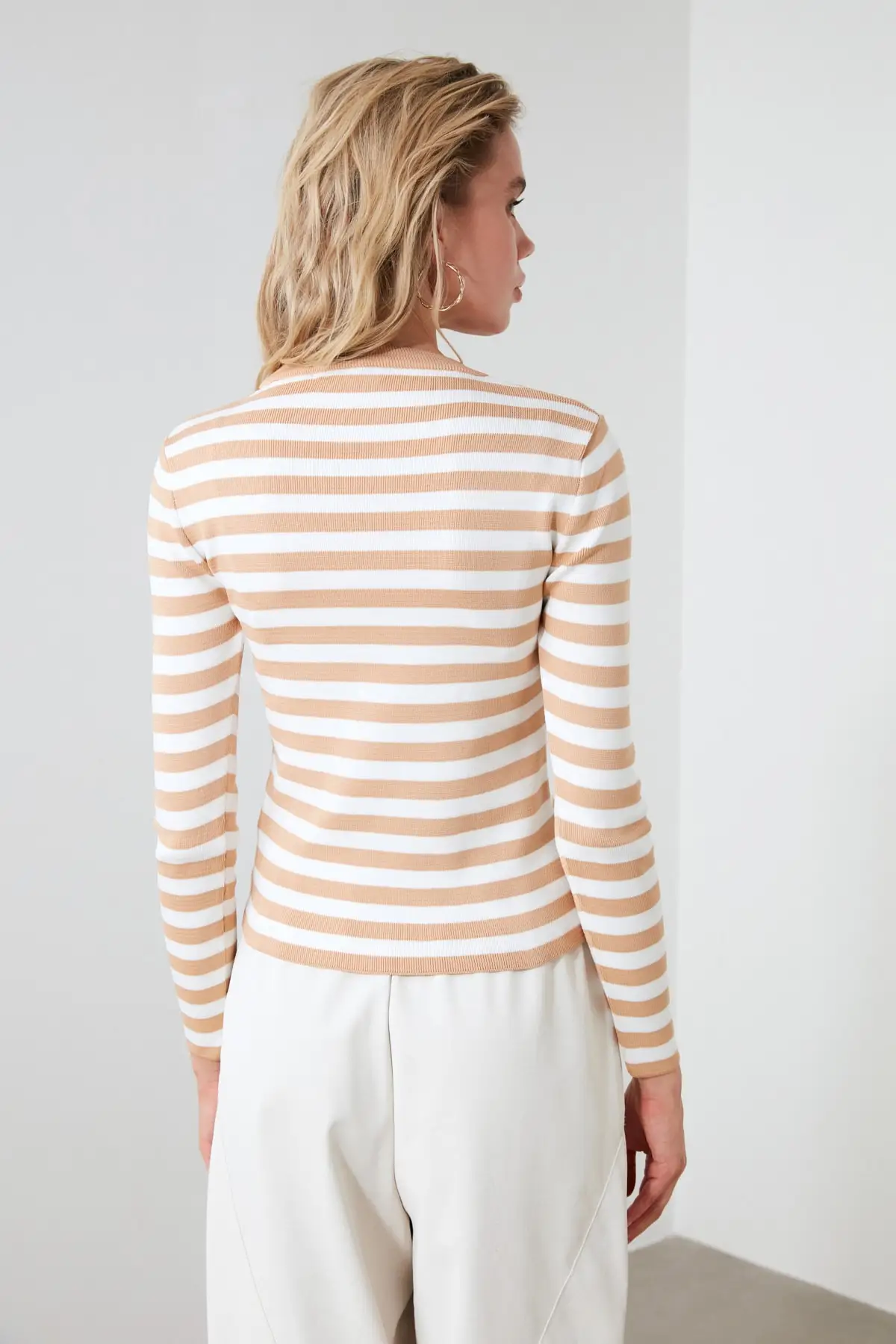 

Trendyol Striped Knitwear Sweater TWOAW21KZ0710