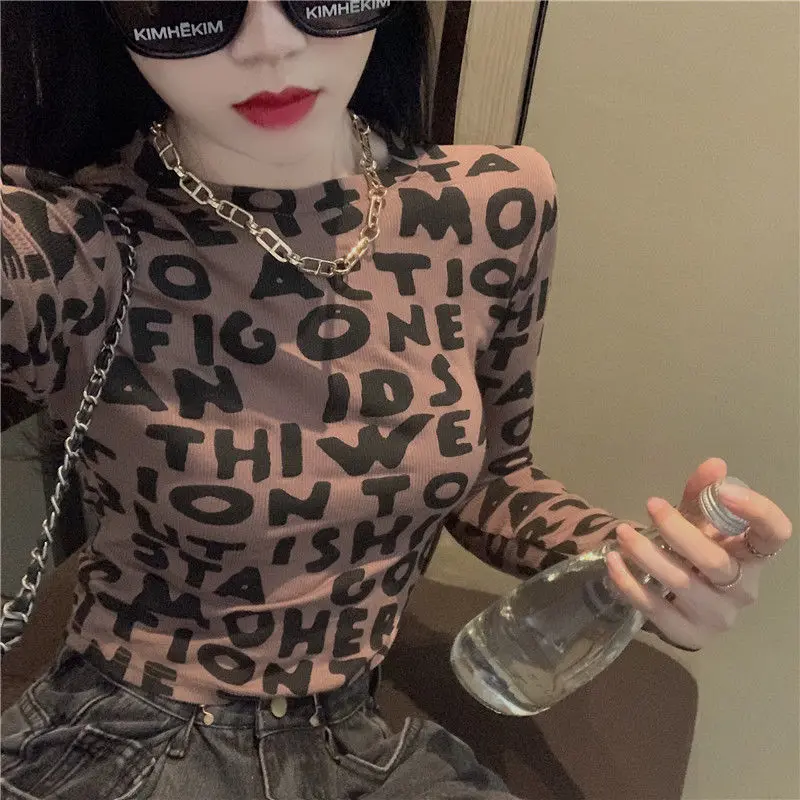 

2021 spring new women's round neck with long sleeve T-shirt Hong Kong Style slim fit high waist fried Street top