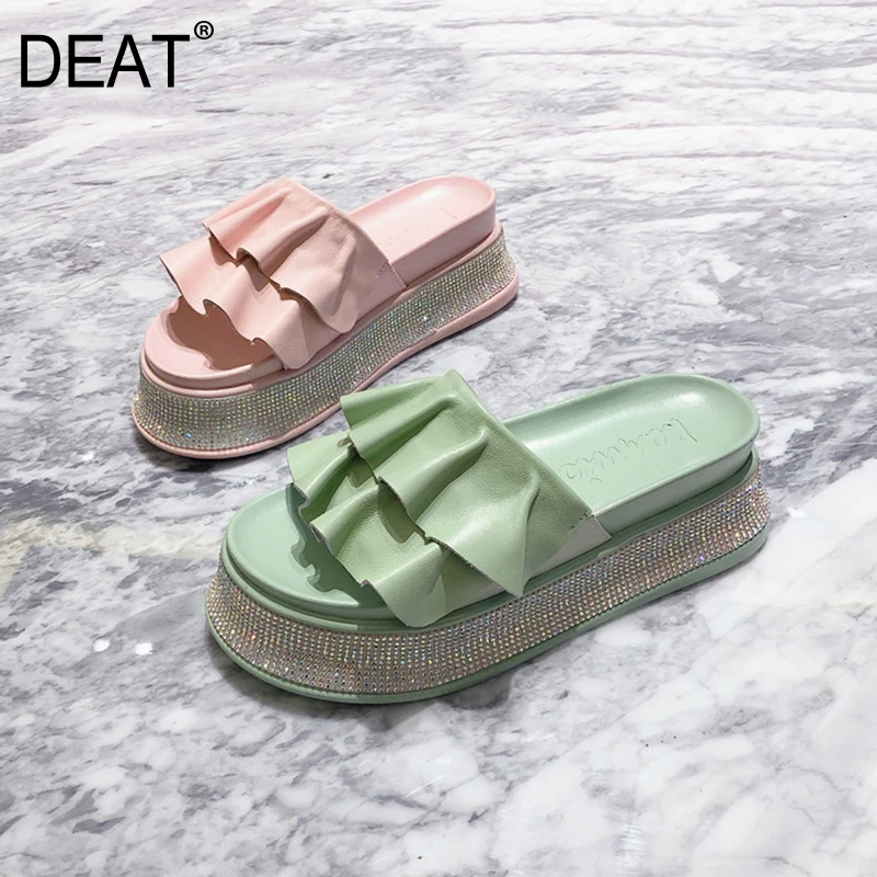 Женские шлепанцы на толстой платформе [DEAT] черные с круглым носком и оборками 10H669