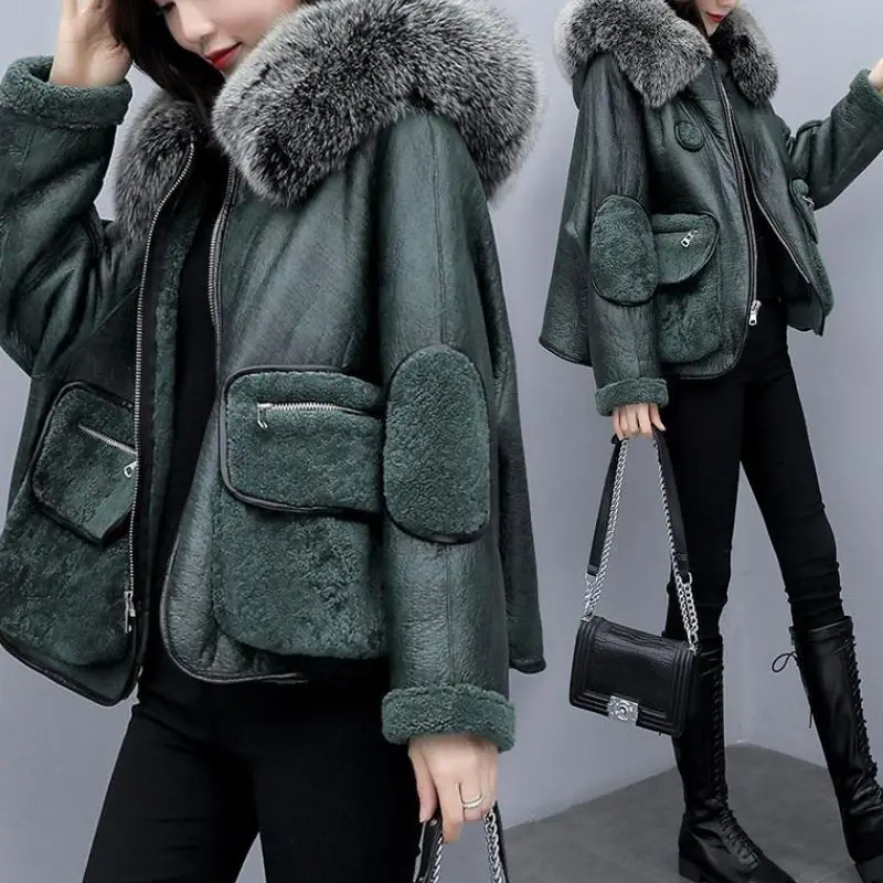 

Green Thick Faux Fur Coat Winter Jackets High Quality Faux Lamb Wool Coat Long Sleeve Hooded Zipper Short Fur Coat Women Outwear