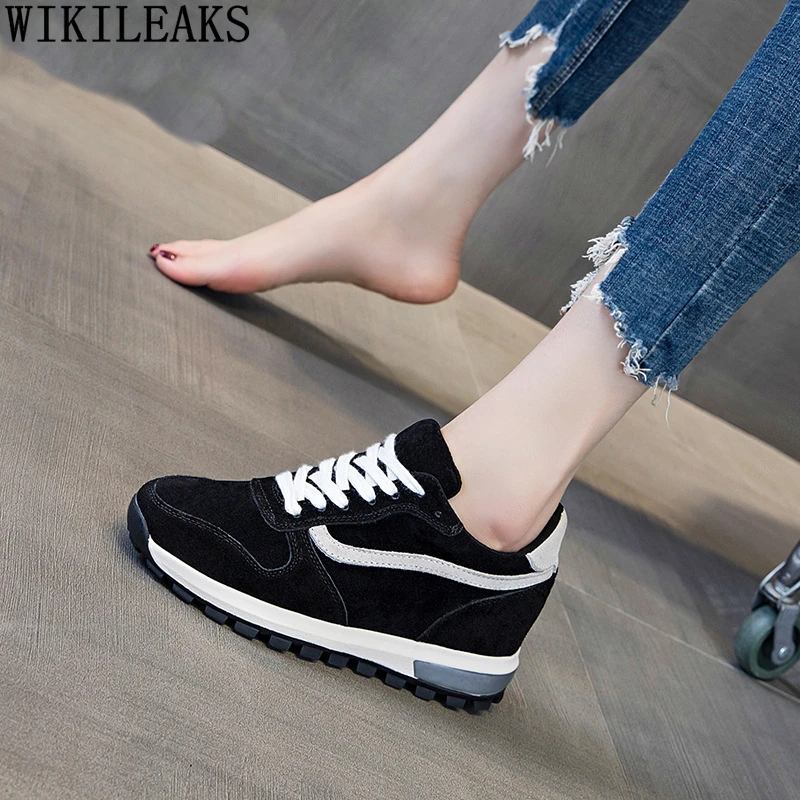 

Женские кроссовки на танкетке, увеличивающие рост