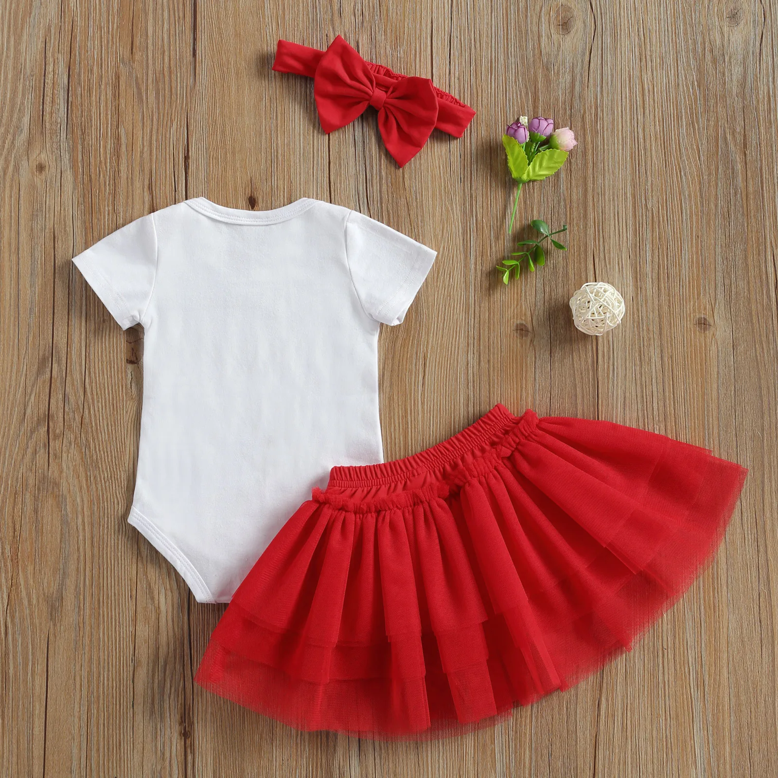 

2021 New Valentine's Day 0-3Y Baby Girl Heart 1ST Letter Print 3Pcs Set Bodysuit+Red Sequined Bow Mesh Tutu Skirt+Headband