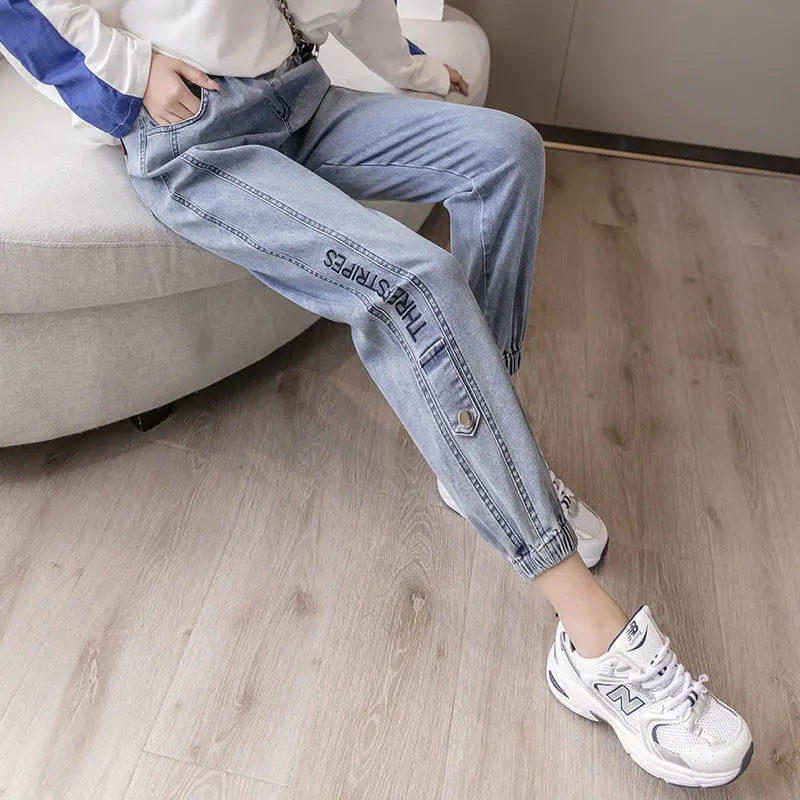 

Elastic Waist Jeans Female Korean Style High Waist Harlan Nine-point Daddy Feet Pants Mom Jeans