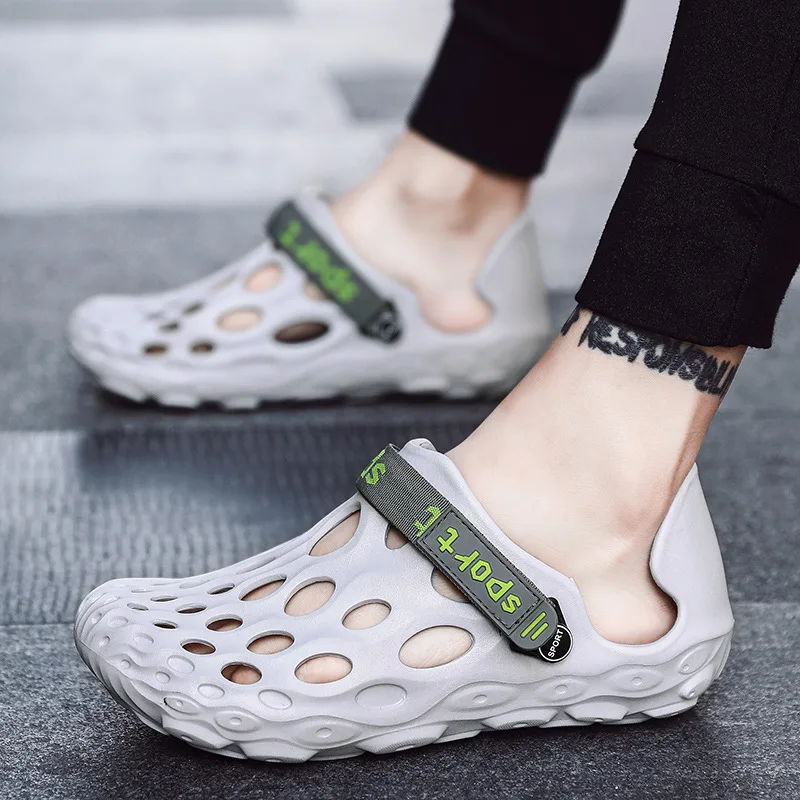 

Coconut hole shoes 2021 summer sandals new outdoor personality beach shoes breathable trend Korean sandals and slippers men