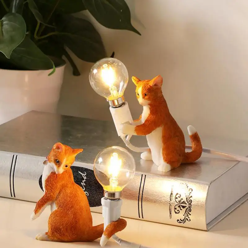 Настольная лампа в виде кошки и котенка маленькая прикроватная с