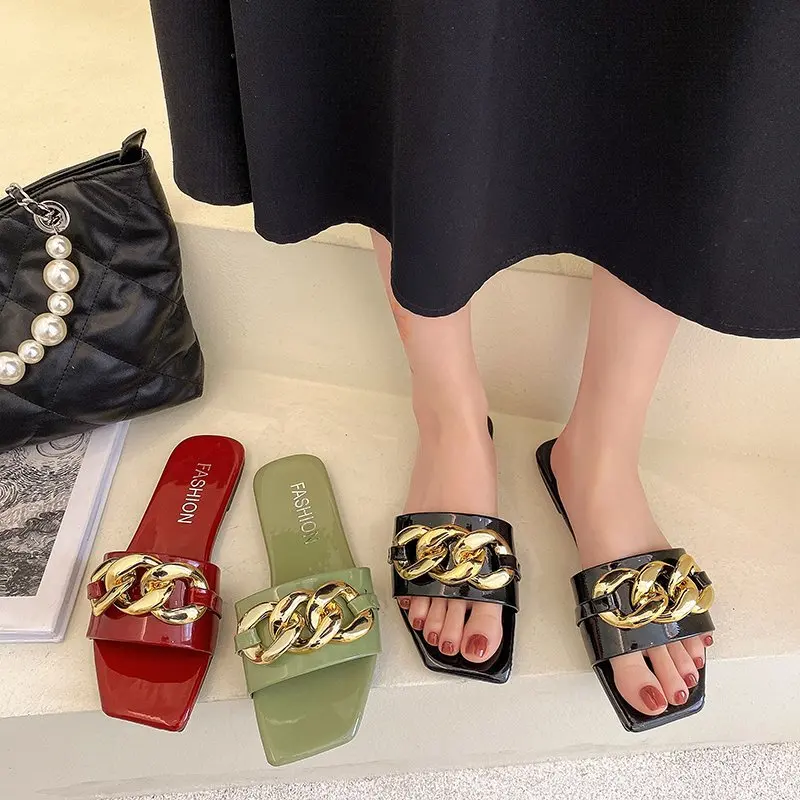 

Сланцы женские с металлической цепочкой, кожаные пляжные шлепанцы, квадратный открытый носок, однотонные летние тапочки, лето 2021