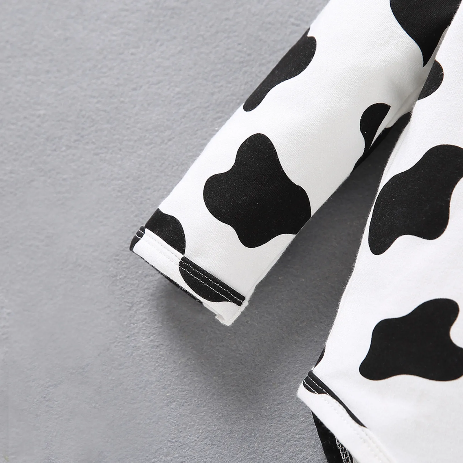 

Newborn Baby Rompers Winter Baby Boy Girl Long Sleeve Milk Cow Print Hoodie Romper Bodysuit Clothes Kids Overalls ropa bebes