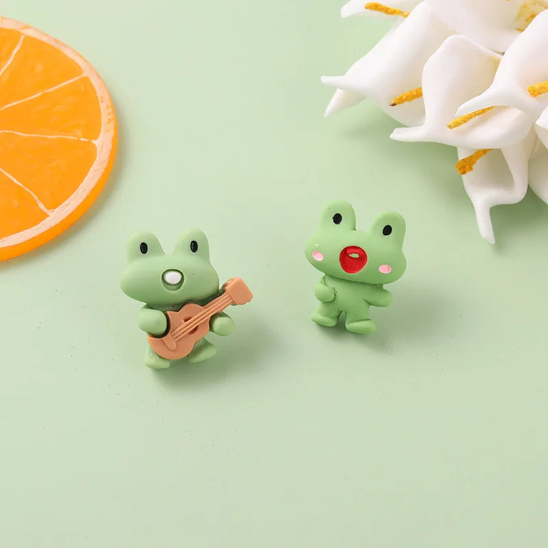 

Frog Plastic Brooch for Singing and Playing Guitar Frog Style Brooch Screaming Frog Jewelry Cute animal brooch Backpack Badge
