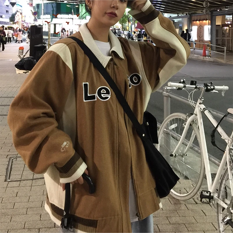 Бейсбольная куртка с вышивкой кожаная винтажная приталенная флисовая для