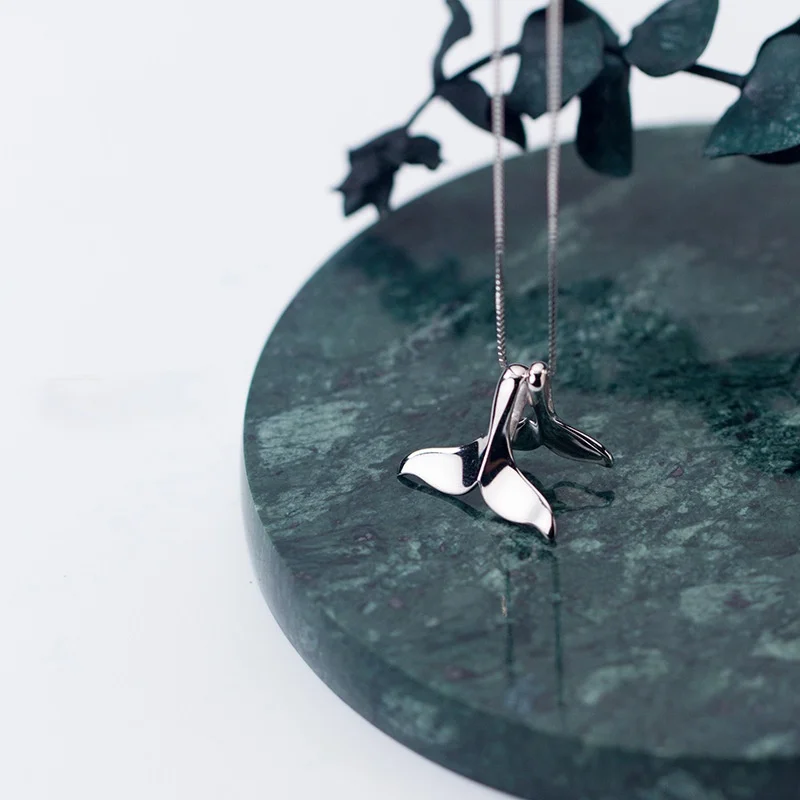 

Japanese Personality Metal Mermaid Tail Pendant Fashion Cute Sweet Girl Ocean World Clavicle Chain Charm Lady Daily Wear Jewelry