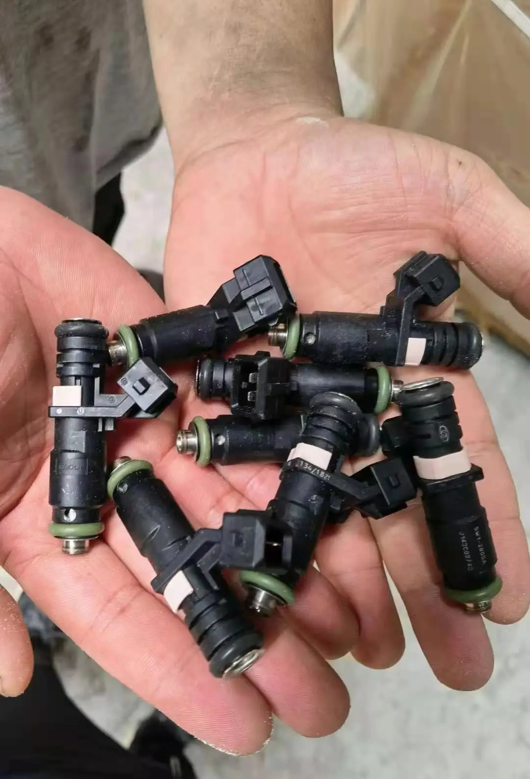 

4x Высококачественная Форсунка топливного инжектора 5WY-2805A, 5WY2805A, 7163001198 для автомобильных аксессуаров Kia, быстрая доставка