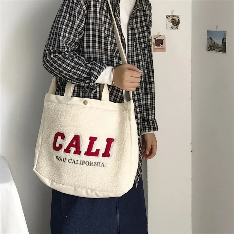 

Fashion Plush Winter Crossbody Bag For Girls Letter Embroidery Flannel Shoulder Bags Pouch Large Capacity Handbags