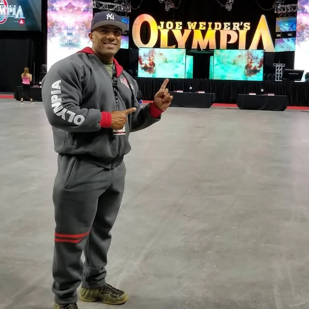 Мужской спортивный костюм для фитнеса бодибилдинга куртка с капюшоном и брюки