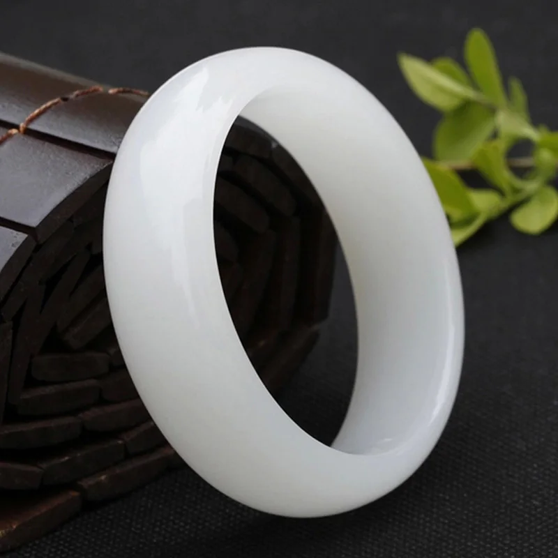 Женский браслет из натурального нефрита белый | Украшения и аксессуары