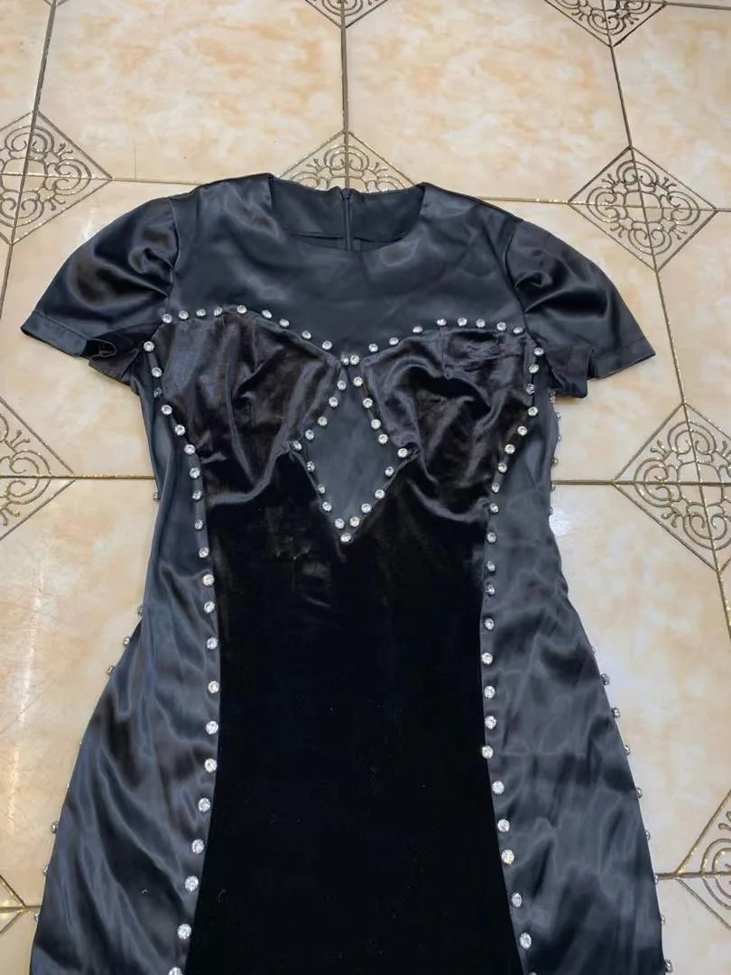 

Women Sexy O Neck Short Sleeve Black Diamonds Sparkly Velvet Lady Dress 2021 Designer Fashion Evening Party Dress Vestido