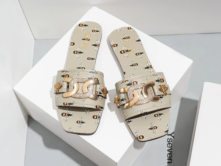 

Summer Women Slippers Square Toe Rhinestone Metal Square Button Bee Cartoon Print Casual Flat Heel Female Beach Shoes Outdoor