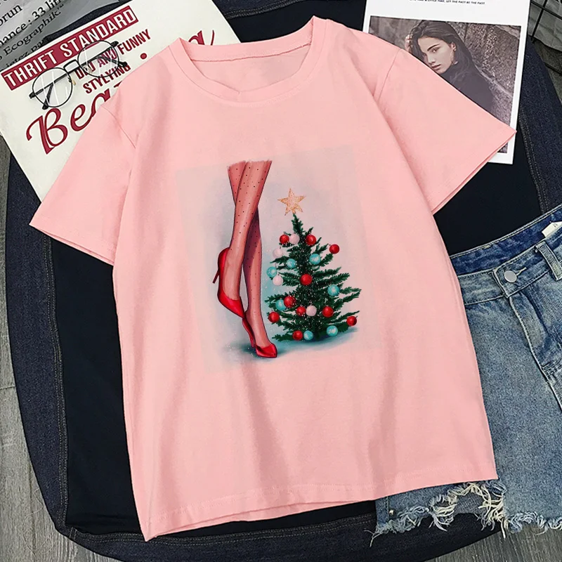 Футболка женская с коротким рукавом круглым вырезом и принтом рождественской