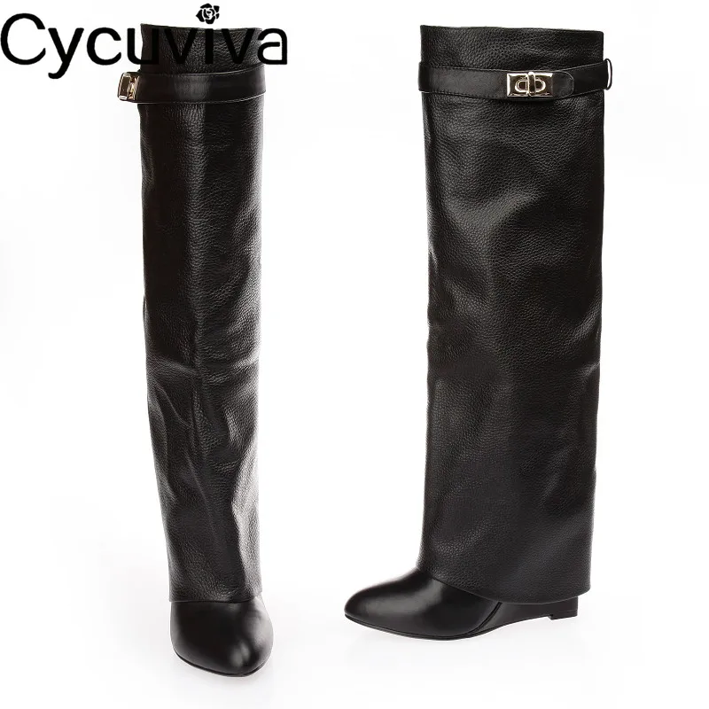 Женские сапоги до колена шикарные рыцарские серебристого цвета с металлическим