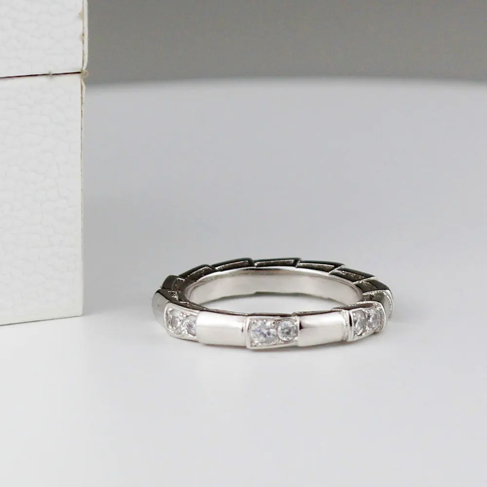 

KT Luxury LOGO Rings 1:1 High Quality Roman Classic Interval Shining Snake Skeleton Rings BVL Jewelry Woman