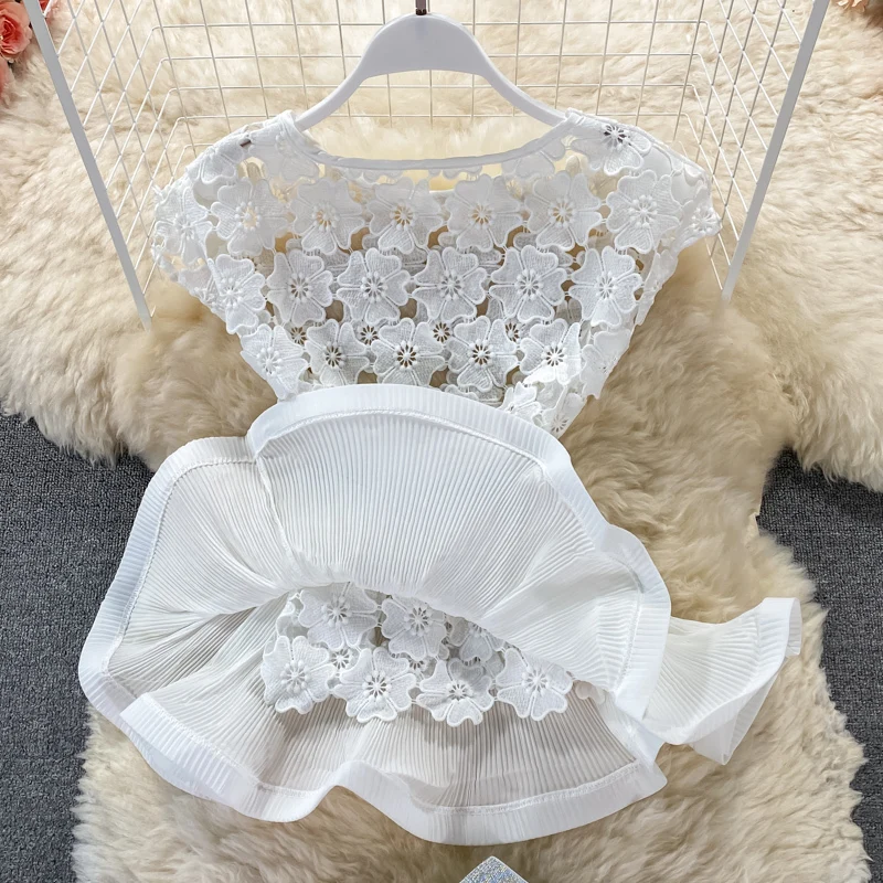 

2021 Summer New Temperament Fashion Hollow Lace Round Neck Sleeveless Top + Temperament Skirt Set 2PCS