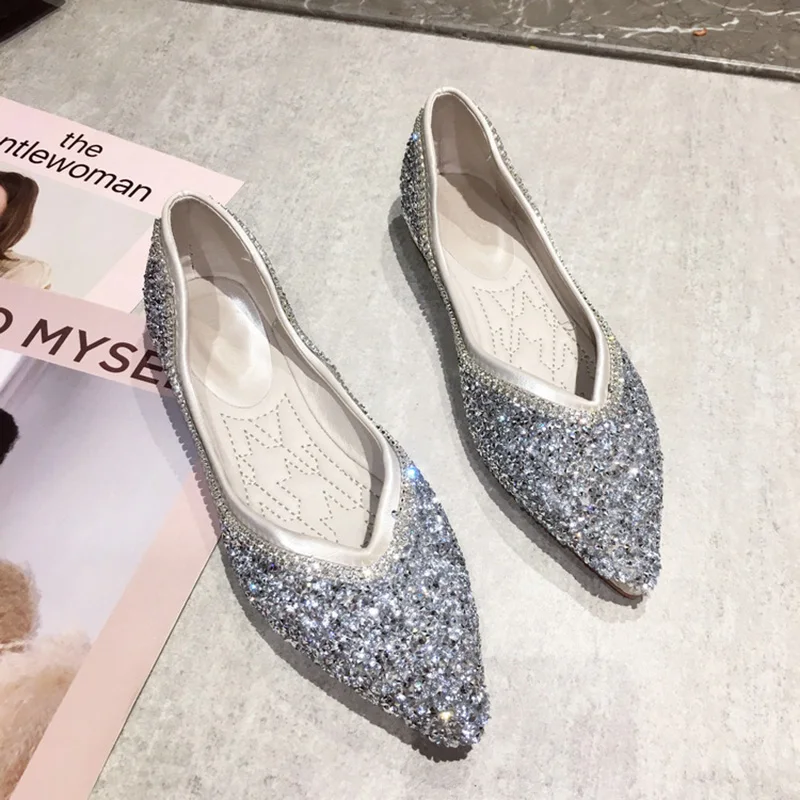 Модная блестящая обувь женская на плоской подошве повседневная без застежки