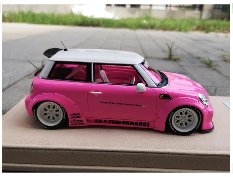 LB 1/18 BMW MINI Coupe LB| |