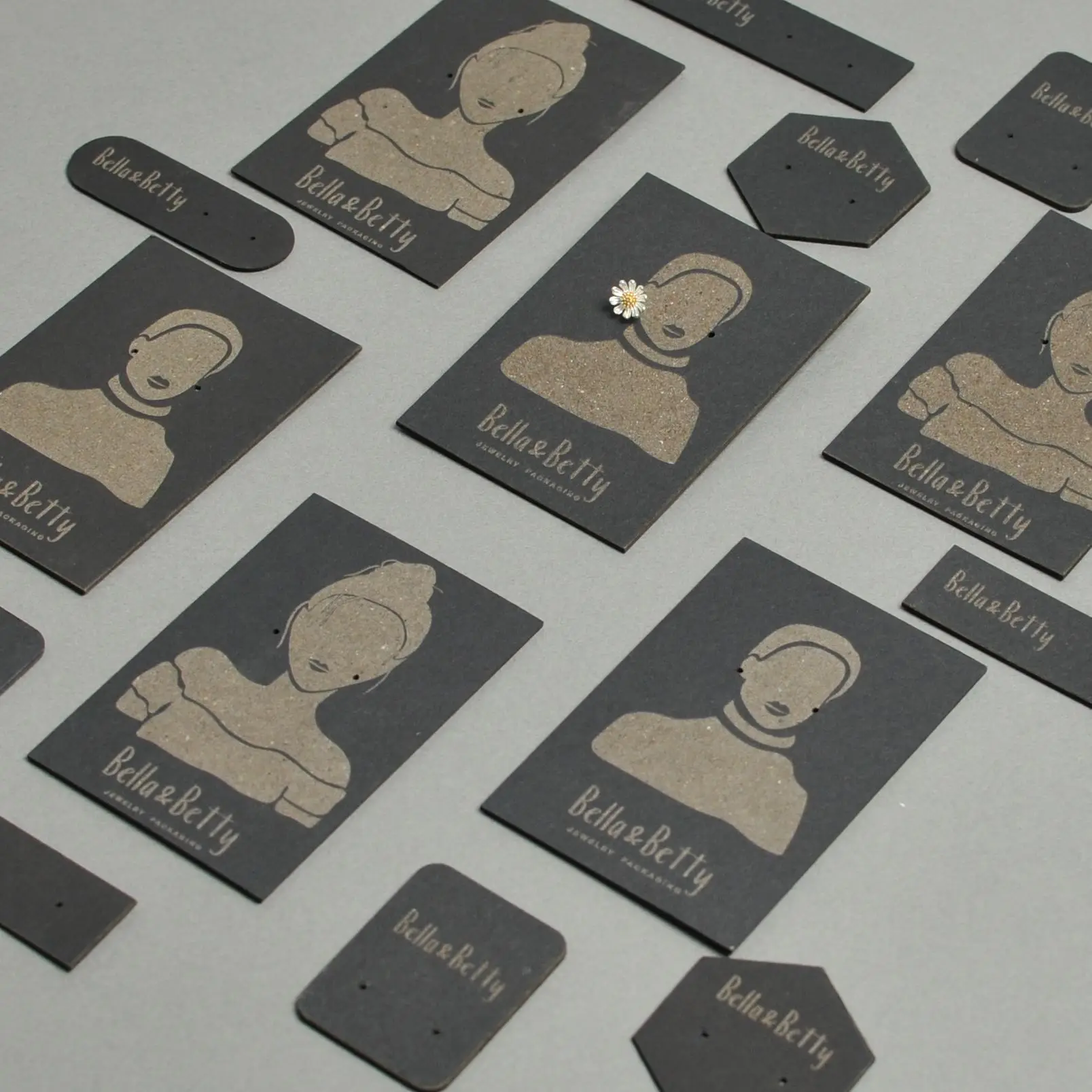 100pcs/lot black custom logo and image Earrings dangles Display Cards and Packaging Cardboard Hang Tag Card Ear Paper Card