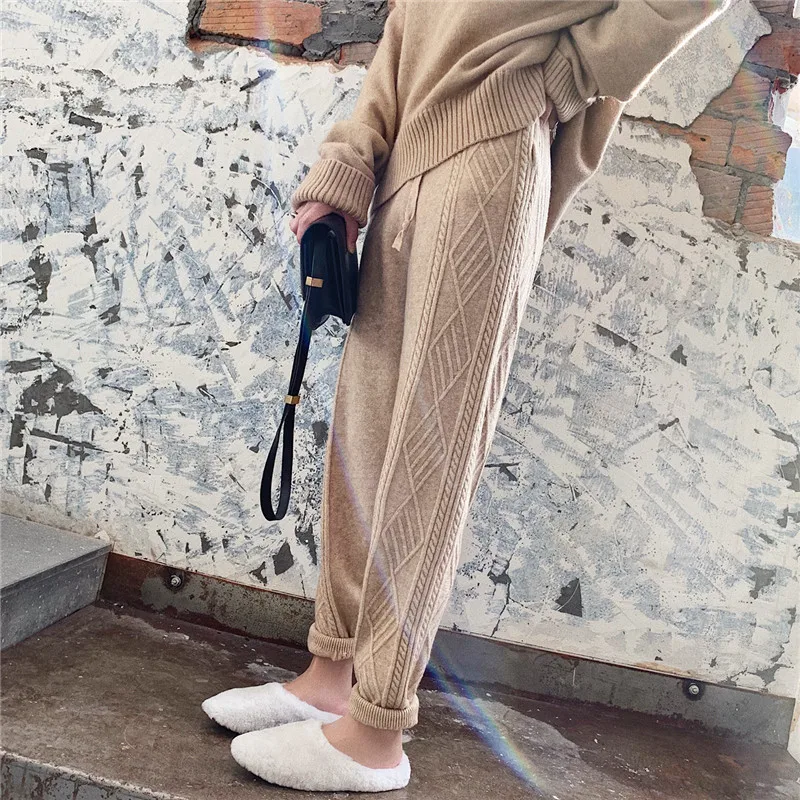

New knitted harem pants autumn and winter models all match thick loose elastic waist thin twist carrot pants wool pants women