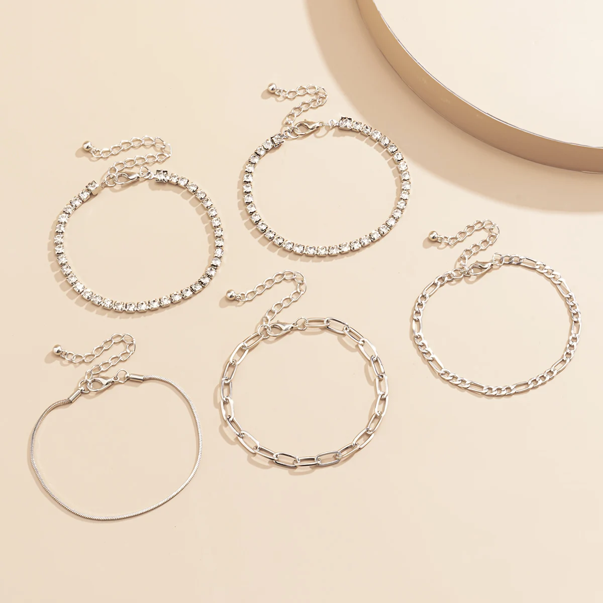 

SHIXIN 5 Pcs Iced Out Chains Bracelets Set for Women Shiny Rhinestones Hand Chains Trendy Crystal Bracelets Jewelry 2021 Fashion