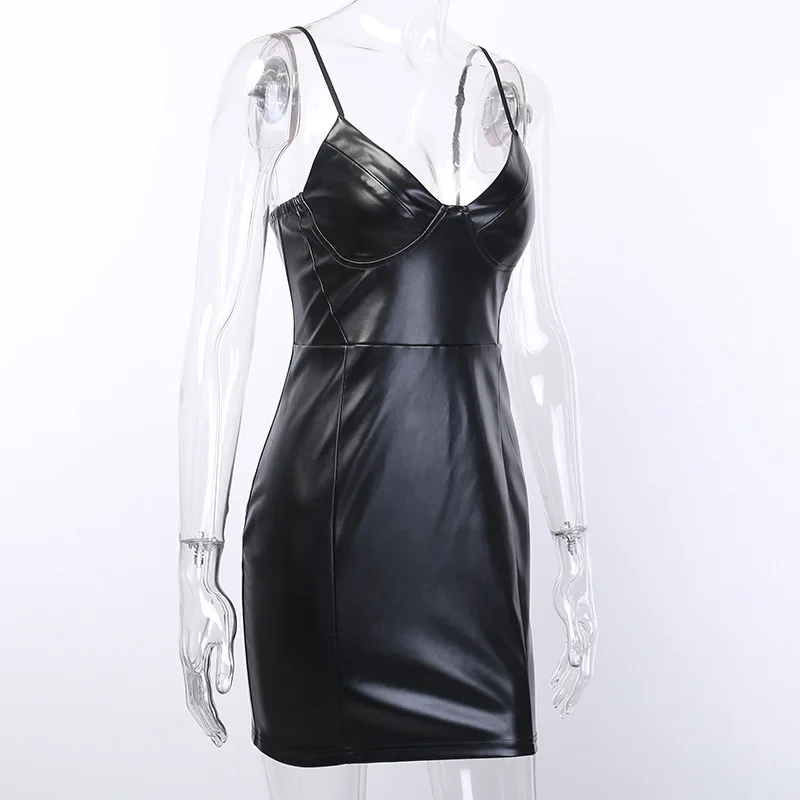 LVINMW Черное мини-платье из искусственной кожи на тонких бретельках с v-образным