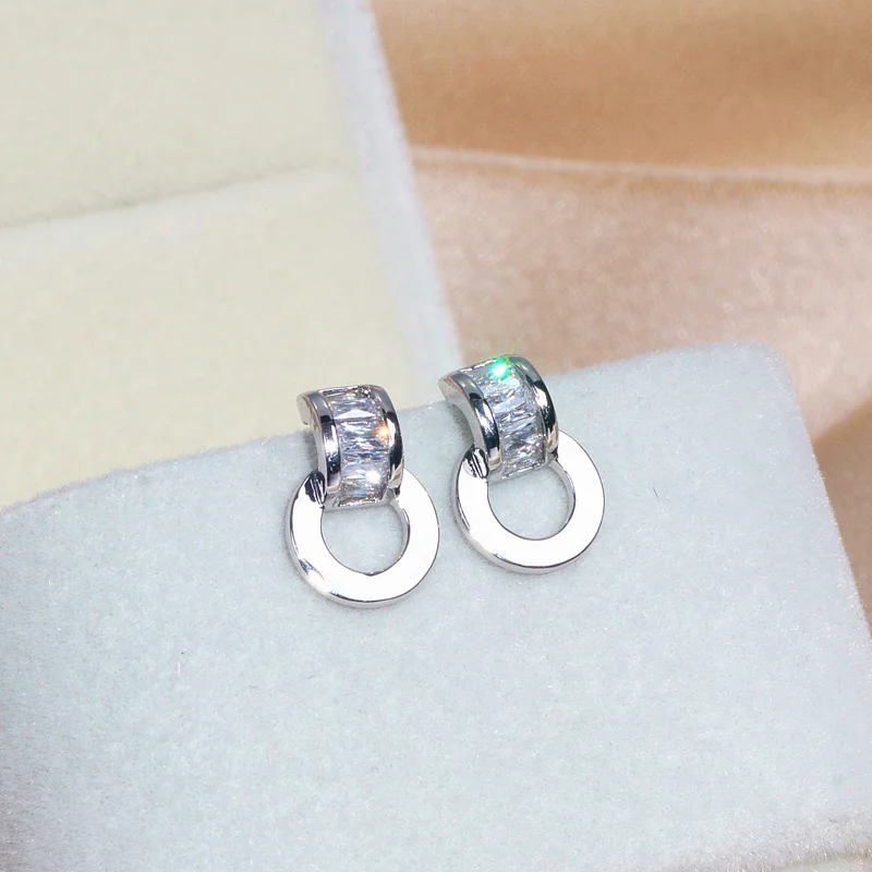 Женские серьги с фианитами высокого качества | Украшения и аксессуары