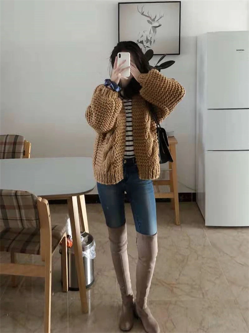 

Women's sweater loose Korean version languid wind autumn and wear style knitted coat women's new fashion in