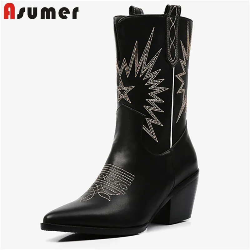 Женские полусапожки с вышивкой заостренным носком на танкетке|Женские