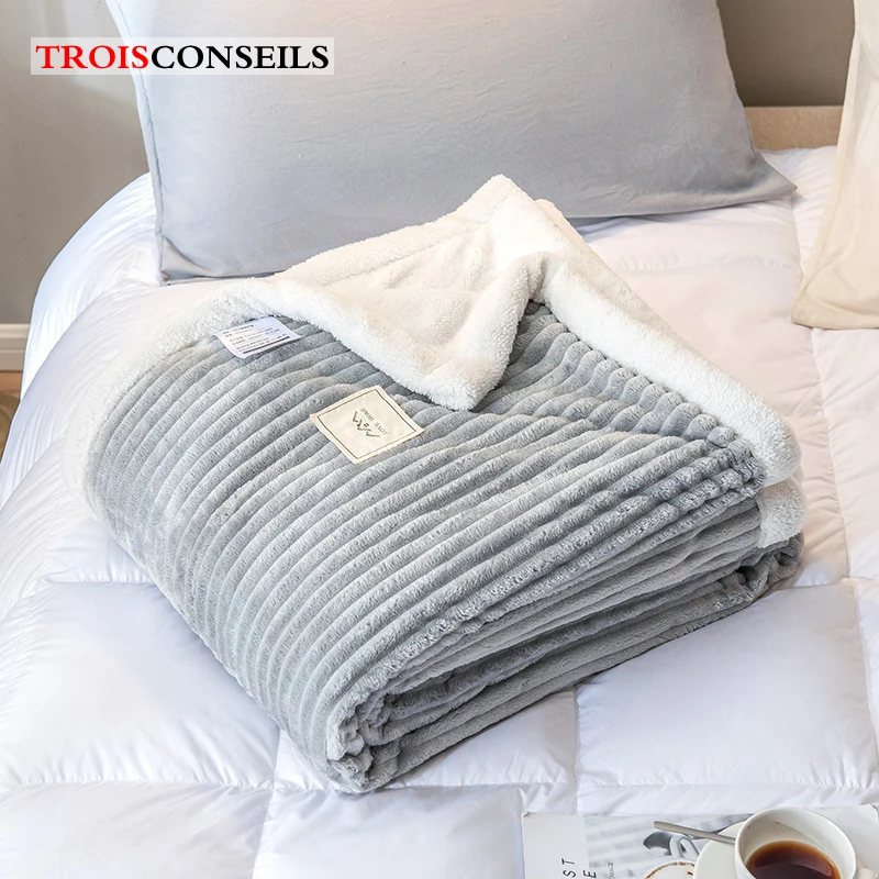 Мягкое теплое покрывало 3 размера 2 слойное Фланелевое бархатное одеяло зимнее