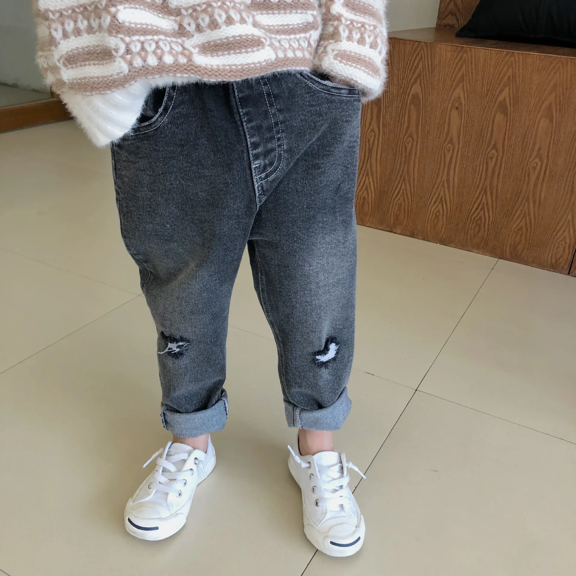 2019 модные рваные джинсы в Корейском стиле для мальчиков осенние повседневные