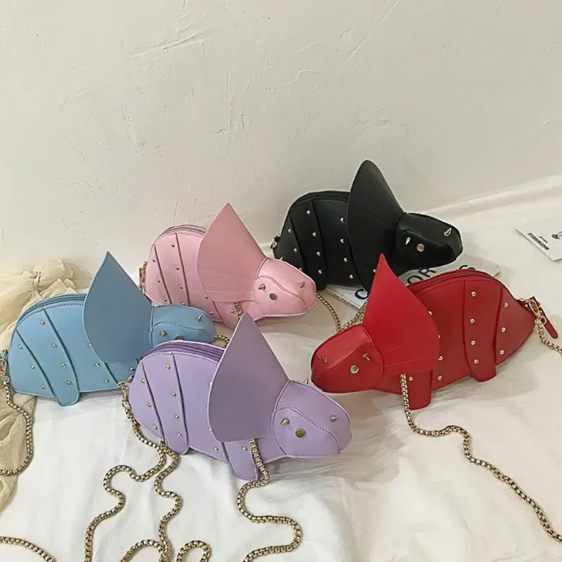 Женская сумка-мессенджер из искусственной кожи с заклепками и цепочкой в форме