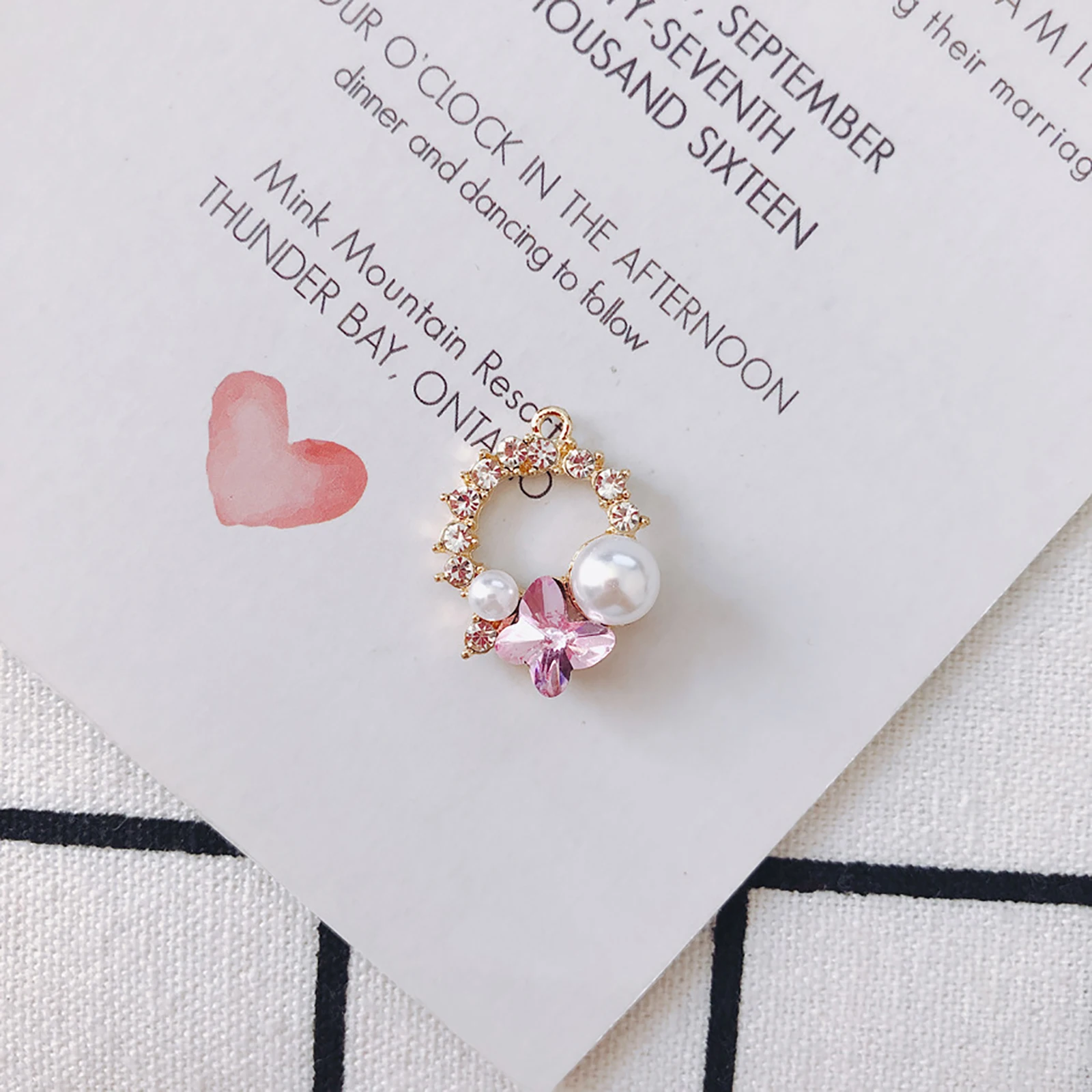 

Doreen Box Fashion Acrylic Insect Charms Circle Round Colorful Butterfly Imitation Pearl Rhinestone Pendants 23mm x 18mm, 2 PCs