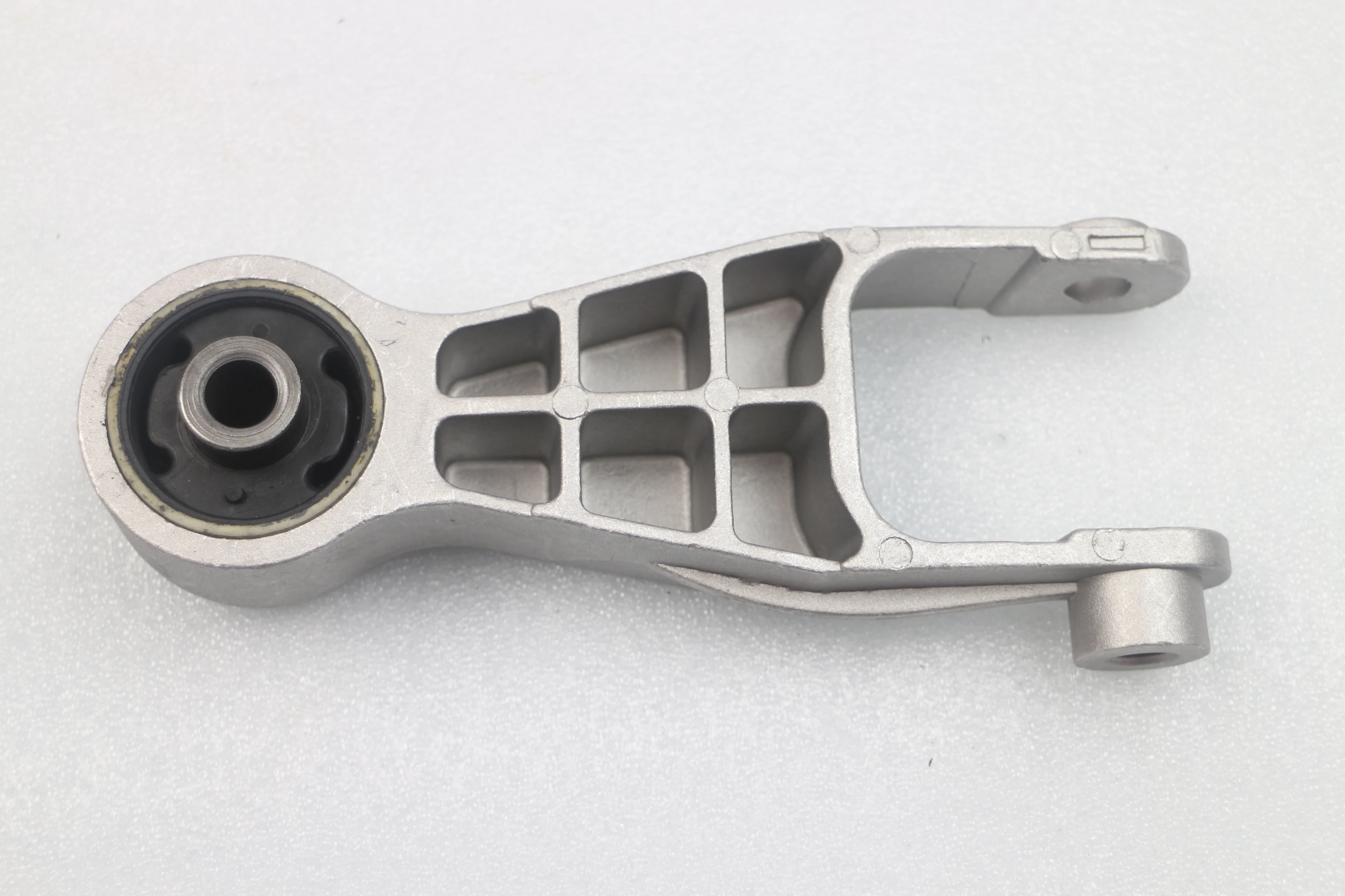 

Rear Engine Mounting Fit For Vauxhall Corsa C 1.2 2000-2006 13117088 684717