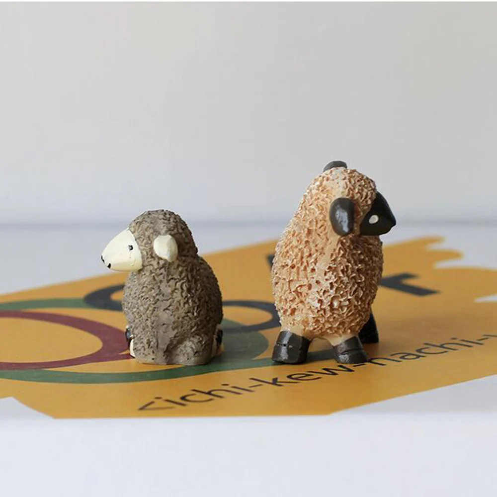 

2pcs Micro Landscape Alpaca Adornment Little Sheep Desktop Adornment Resin Sheep Craft Ornament