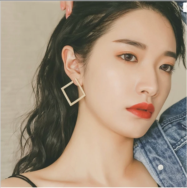 Женские серьги с геометрическим узором большие металлические в ретро-стиле