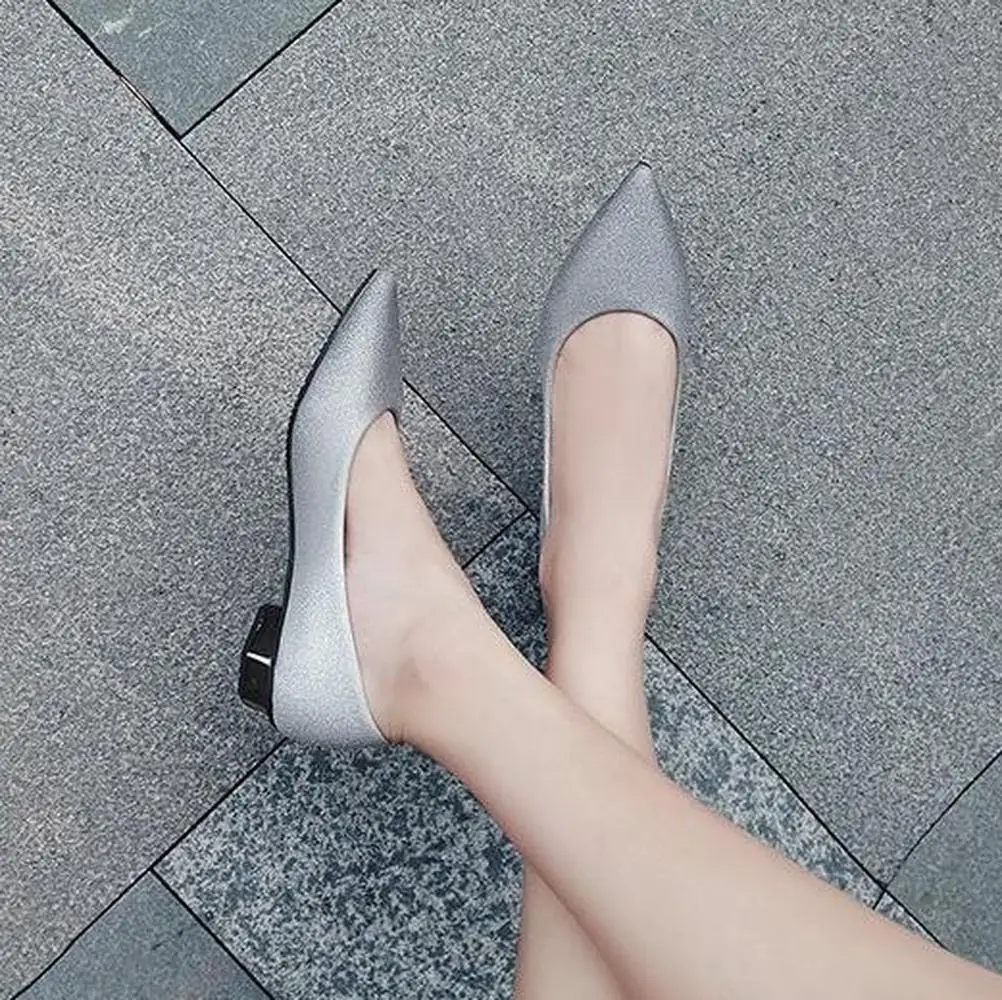 

Large size women's shoes spring 2020 new pointed single shoes thick heel low heel gradient sequins fashion shoes women
